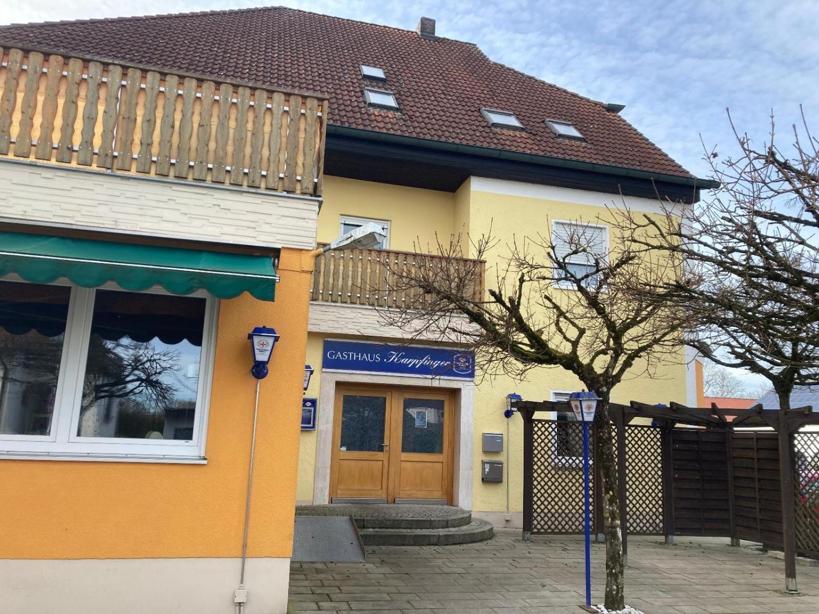 Gasthaus Karpfinger Aiterhofen Exteriör bild