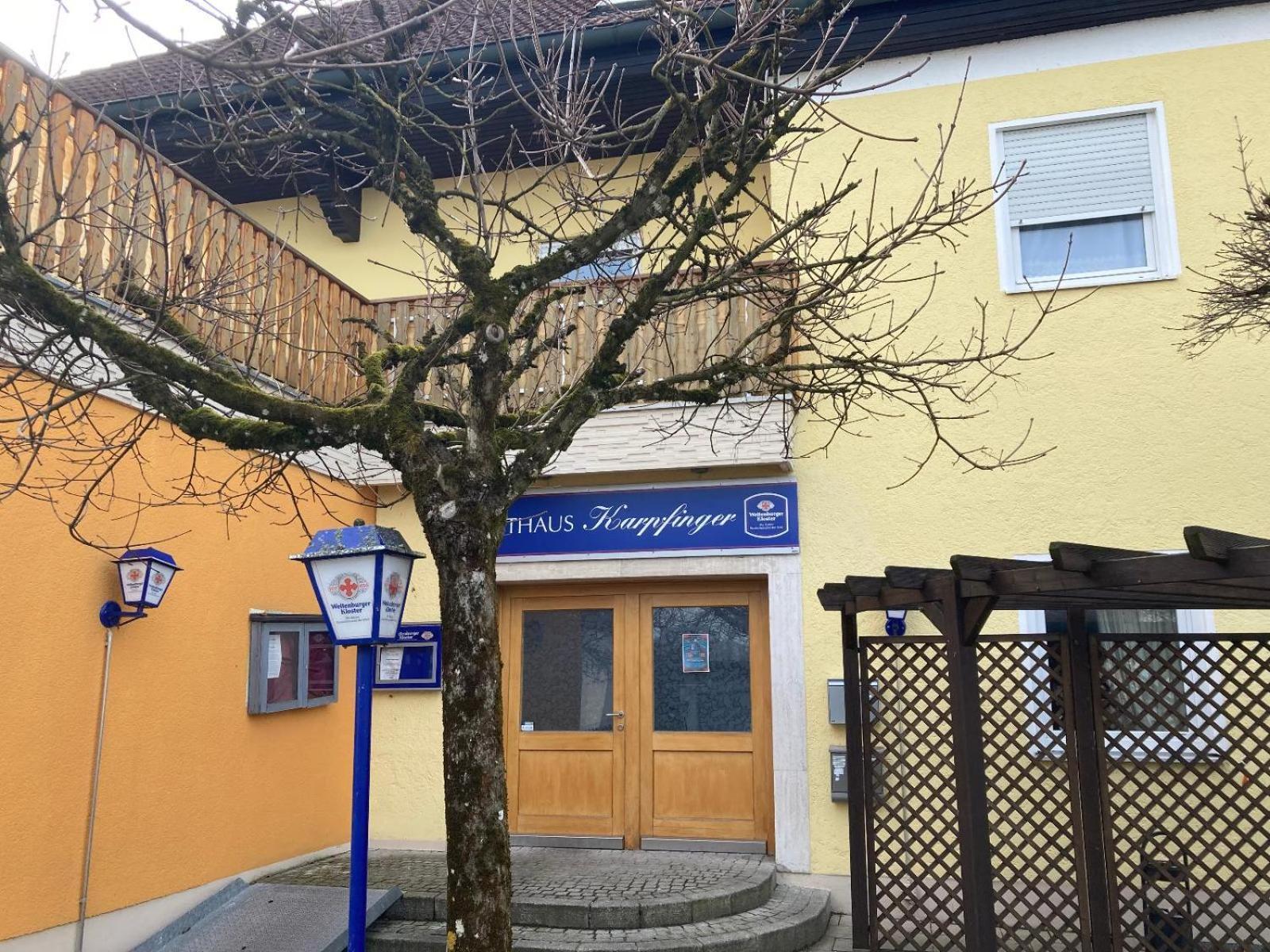 Gasthaus Karpfinger Aiterhofen Exteriör bild