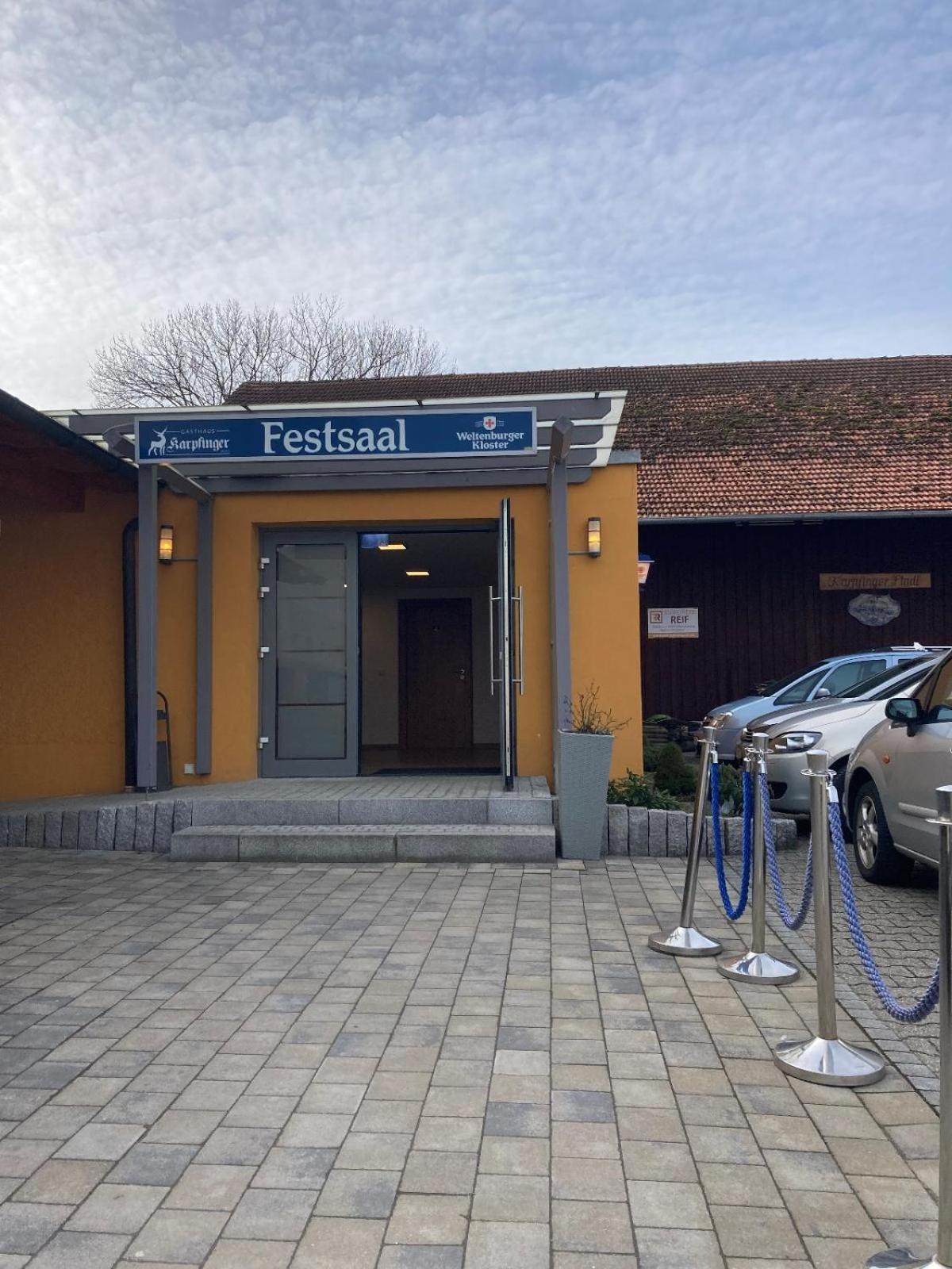 Gasthaus Karpfinger Aiterhofen Exteriör bild